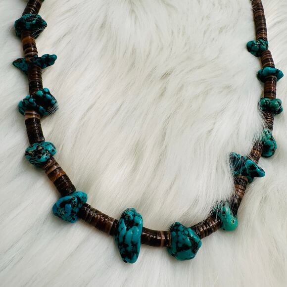 Men’s Faux Turquoise and Genuine Shell Beaded Necklace - Picture 3 of 6